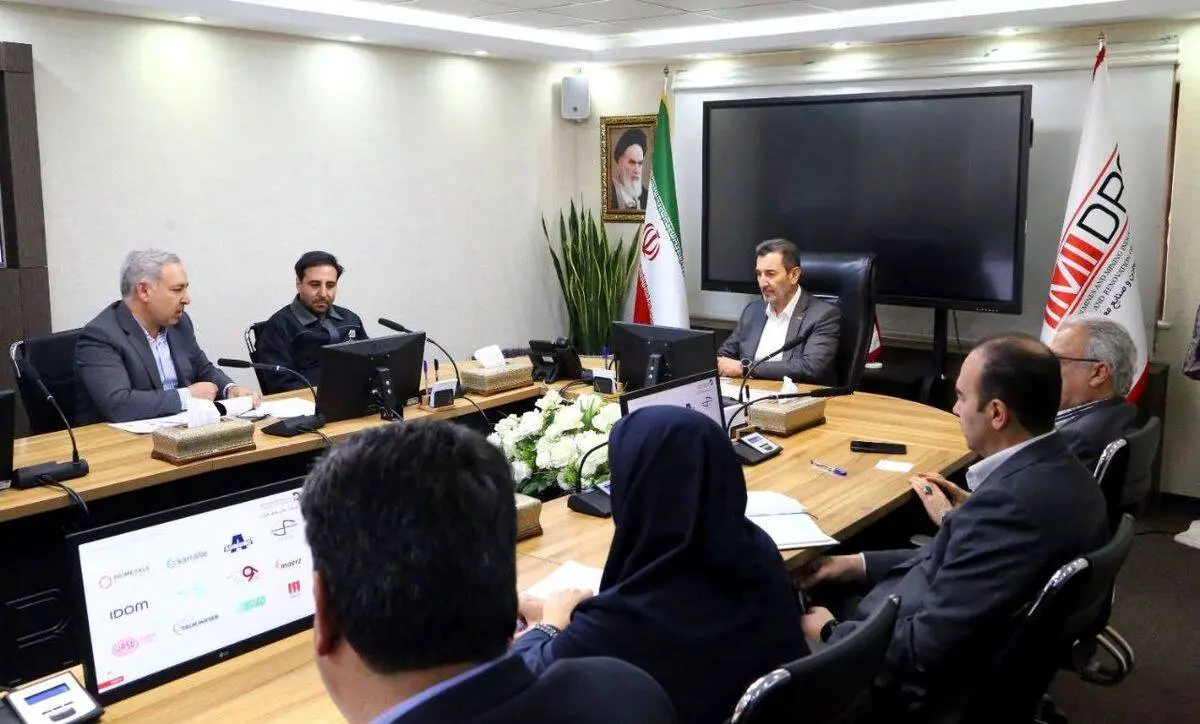 در جلسه پایش عملکرد شرکت آهن و فولاد گل گهر اعلام شد:
برنامه راه اندازی بزرگ ترین پروژه تولید ورق فولادی کشور تا ابتدای تابستان 1405/ تاکید سمیعی نژاد بر تامین مالی به موقع طرح از سوی سهامداران