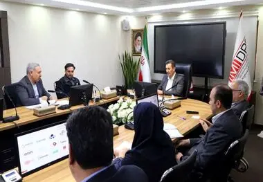 در جلسه پایش عملکرد شرکت آهن و فولاد گل گهر اعلام شد:
برنامه راه اندازی بزرگ ترین پروژه تولید ورق فولادی کشور تا ابتدای تابستان 1405/ تاکید سمیعی نژاد بر تامین مالی به موقع طرح از سوی سهامداران