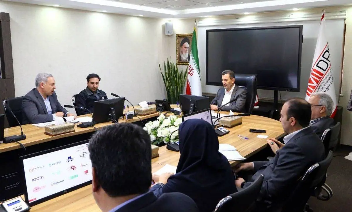 در جلسه پایش عملکرد شرکت آهن و فولاد گل گهر اعلام شد:
برنامه راه اندازی بزرگ ترین پروژه تولید ورق فولادی کشور تا ابتدای تابستان 1405/ تاکید سمیعی نژاد بر تامین مالی به موقع طرح از سوی سهامداران