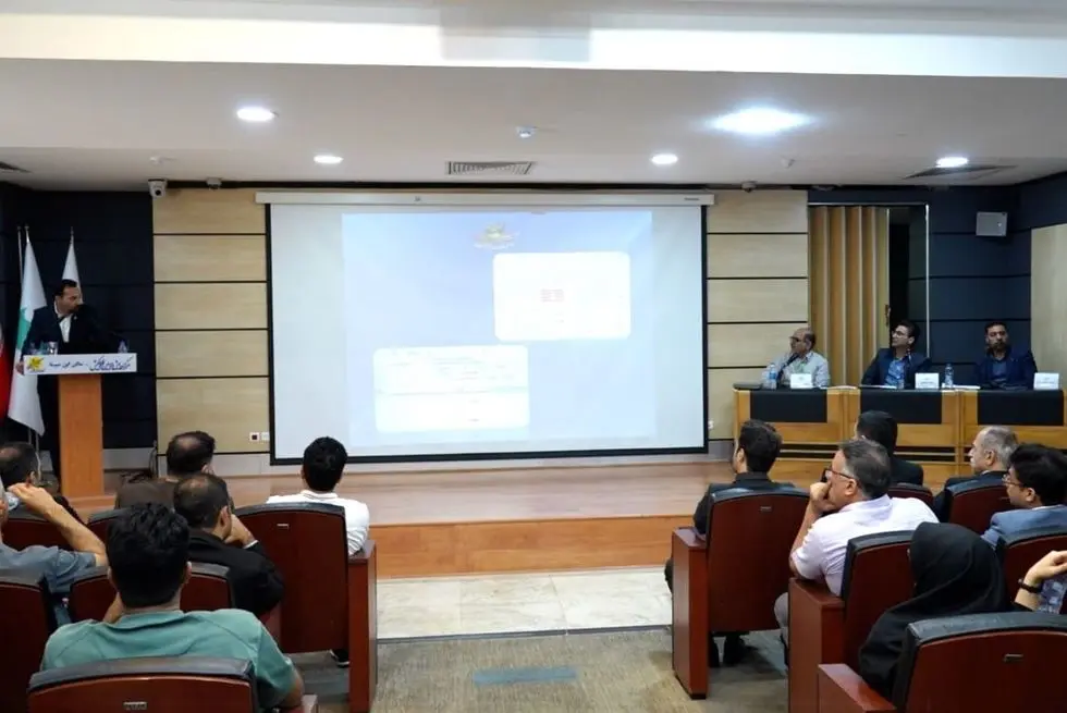 ارائه دستاورد درخشان فولاد هرمزگان در ارتقای بهره‌وری تولید در سمپوزیوم فولاد

