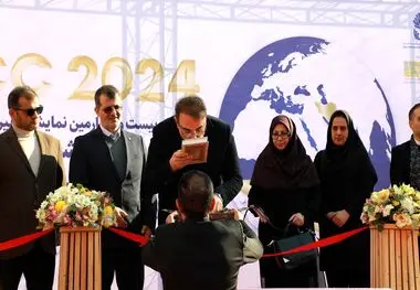 تصاویر | بازدید معاون وزیر صمت در روز اول نمایشگاه رنگ و رزین