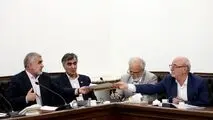 دکتر عارف: ستاد، نقش هماهنگی دارد/ صدای واحدی برای مبارزه با فساد داشته باشیم/نتایج اجماع داخلی قابل مشاهده است/ جامعه نسبت به مسئله فساد حساس است/ به جای رسیدگی به مسائل جزئی باید به سمت ریشه‌کن کردن مفاسد اقتصادی حرکت کنیم