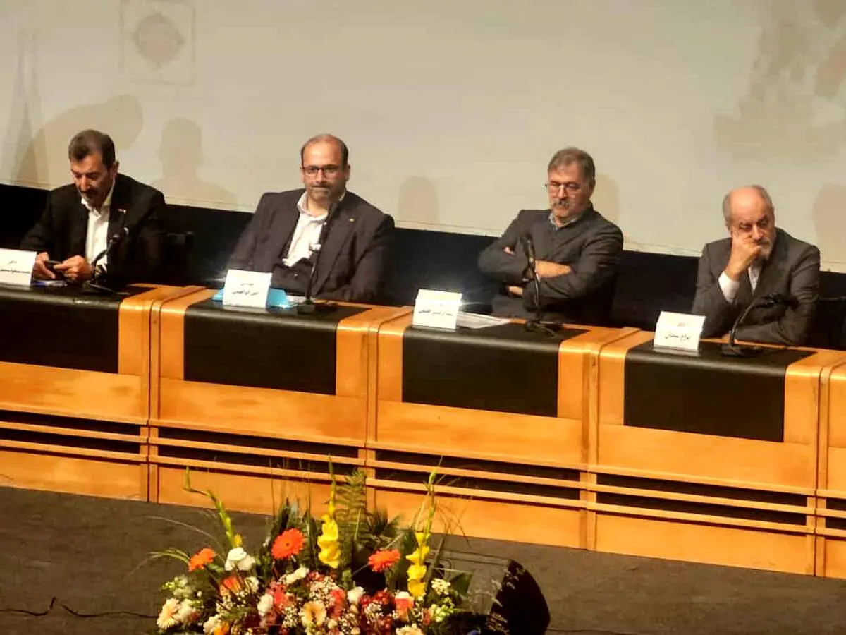 مدیرعامل  فولاد خوزستان:
فولاد سبز ایرانی؛ گام‌های بلندتر از بسیاری کشورها در مسیر توسعه پایدار 