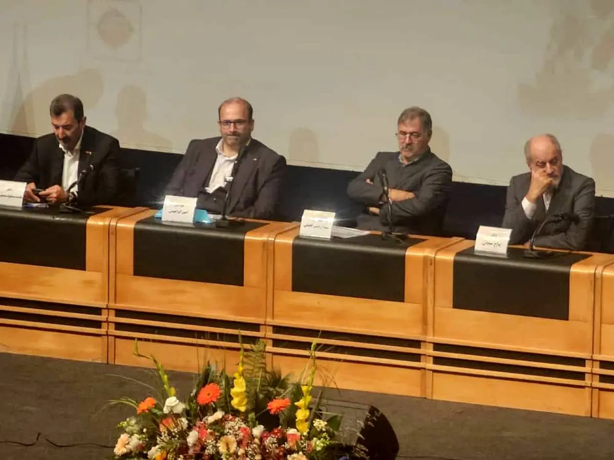 مدیرعامل  فولاد خوزستان:
فولاد سبز ایرانی؛ گامهای بلندتر از بسیاری کشورها در مسیر توسعه پایدار