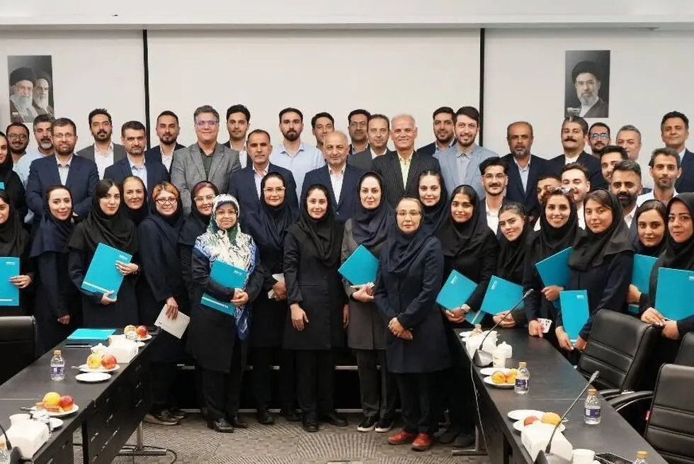 مدیرعامل بیمه دی: توجه به سلامت جسم و روح کارکنان آینده این صنعت را بیمه می‌کند