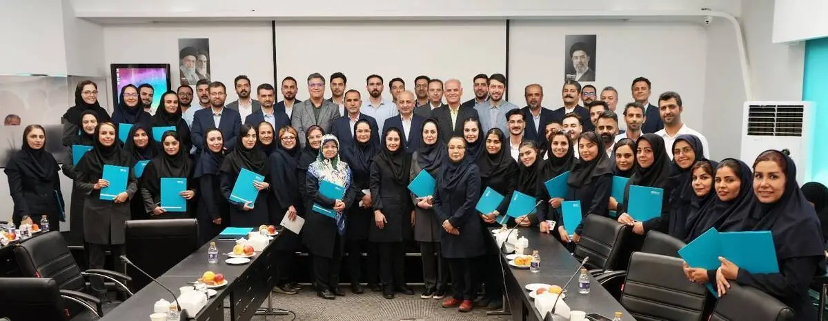 مدیرعامل بیمه دی: توجه به سلامت جسم و روح کارکنان آینده این صنعت را بیمه می‌کند