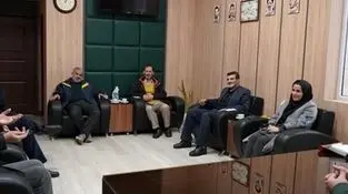 نشست رییس هیات مدیره بیمه دی و مدیران بنیاد شهید قزوین
