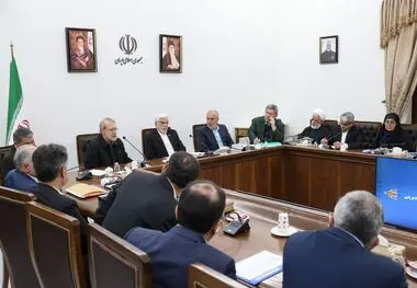 دکتر عارف: با عزم ملی می‌توان تاب‌آوری اقتصاد ملی را در برابر فشارهای خارجی افزایش دهیم /به تصمیمات متناسب با شرایط کشور نیازمندیم