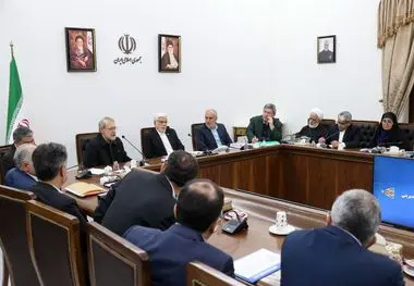 دکتر عارف: با عزم ملی می‌توان تاب‌آوری اقتصاد ملی را در برابر فشارهای خارجی افزایش دهیم /به تصمیمات متناسب با شرایط کشور نیازمندیم