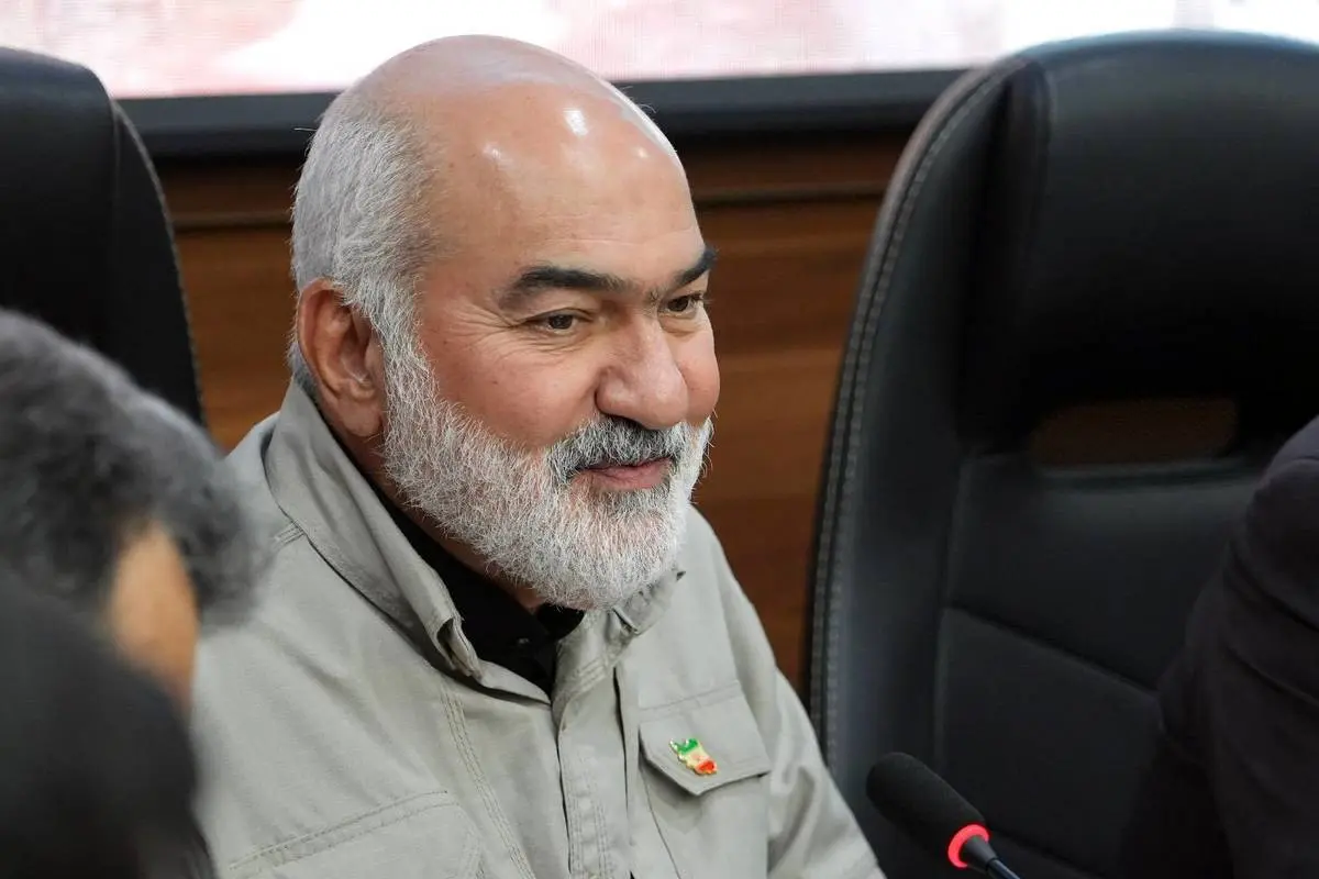 استاندار خوزستان در دیدار با وزیر صمت و مدیرعامل شرکت‌فولاد خوزستان با اشاره به برنامه‌های بازسازی واحدهای آسیب‌دیده گفت: 