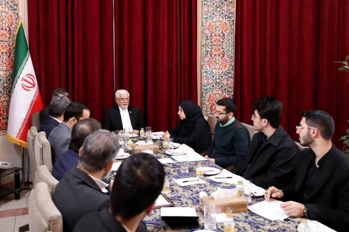 معاون اول رئیس‌جمهور در دیدار با اعضای باشگاه پژوهشگران جوان:
جهاد علمی مسئله امروز کشور است/ دو بال دانشجو و بازاری، محوریت نهضت اسلامی و مدیریت جریان‌ها را بر عهده گرفتند/ جنگ اصلی ما در حوزه علم و فناوری است/ علم و فناوری را برای حل مسائل کشور، بهبود 