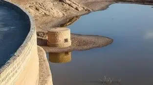 پُرآبی روی کاغذ، تشنگی روی زمین