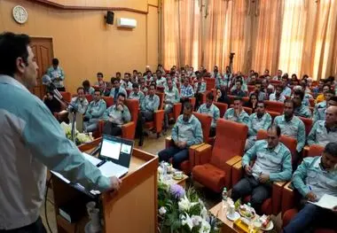 دومین همایش معرفی دستاوردها و بهره‌وران برتر شرکت ورق خودرو چهارمحال و بختیاری با حضور مدیرعامل