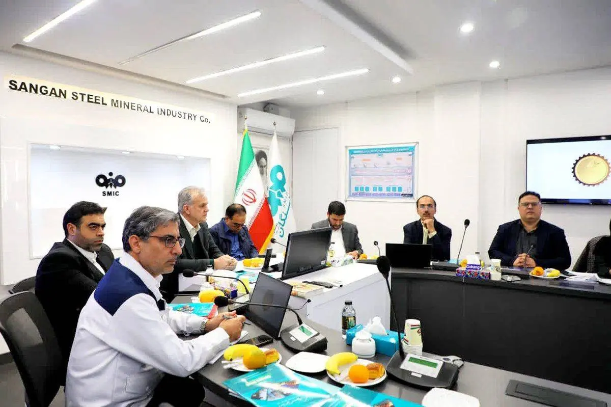 بازدید اعضای هیات مدیره ملی زمین و مسکن از فولاد سنگان

