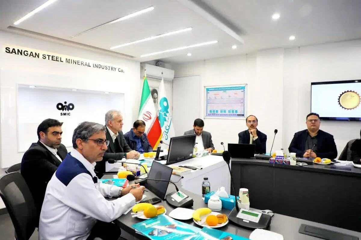 بازدید اعضای هیات مدیره ملی زمین و مسکن از فولاد سنگان

