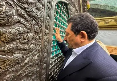 وزیر صمت به زیارت بارگاه رضوی و مرقد رهبر شهید رفت