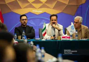 مشاور شهردار عنوان کرد: 
شفافیت خط قرمز سازمان سرمایه گذاری شهرداری اصفهان است 