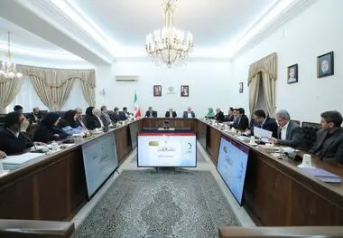 در جلسه شورای عالی آب مطرح شد؛ دستور معاون اول رئیس‌جمهور به وزیر نیرو برای بهره‌گیری از محققان و برجستگان داخلی و خارجی جهت حل مسئله آب/ دکتر عارف: نباید در دام مباحث عوام‌فریبانه که جز تحمیل هزینه برای کشور نتیجه‌ای ندارد، گرفتار شد/ حل ناترازی آب تنها 