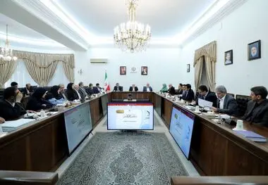 در جلسه شورای عالی آب مطرح شد؛ دستور معاون اول رئیس‌جمهور به وزیر نیرو برای بهره‌گیری از محققان و برجستگان داخلی و خارجی جهت حل مسئله آب/ دکتر عارف: نباید در دام مباحث عوام‌فریبانه که جز تحمیل هزینه برای کشور نتیجه‌ای ندارد، گرفتار شد/ حل ناترازی آب تنها 