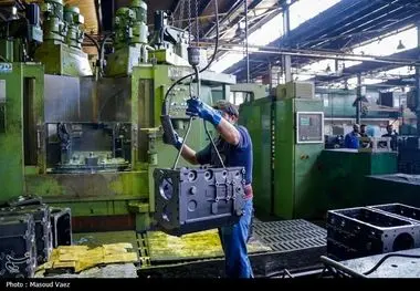 جهان اقتصاد بررسی می‌کند؛ 
صنعت روی تخت آی‌سی‌یو؛ وعده‌ها زنده‌اند، تولید نه
