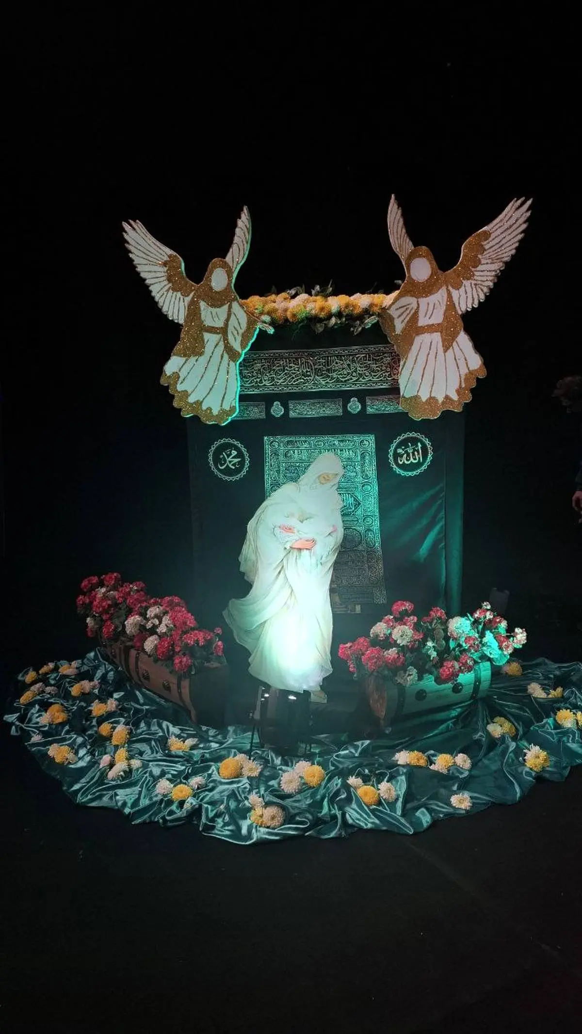 به همت بنیاد بین‌المللی آبشارعاطفه‌ها برگزار شد:
جشن میلاد علوی با حضور 1500 نفر از ایتام تهرانی