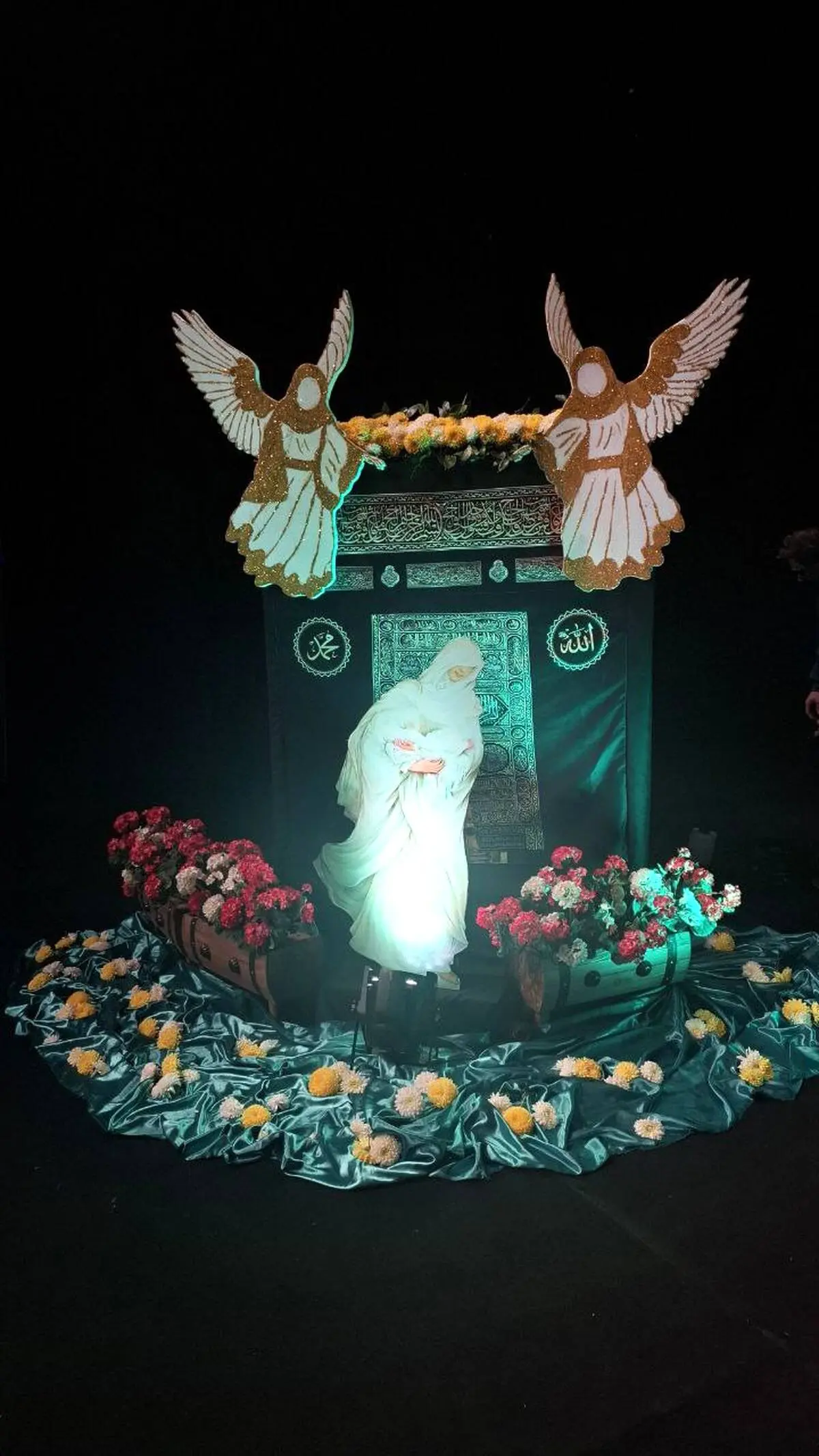 به همت بنیاد بین‌المللی آبشارعاطفه‌ها برگزار شد:
جشن میلاد علوی با حضور 1500 نفر از ایتام تهرانی