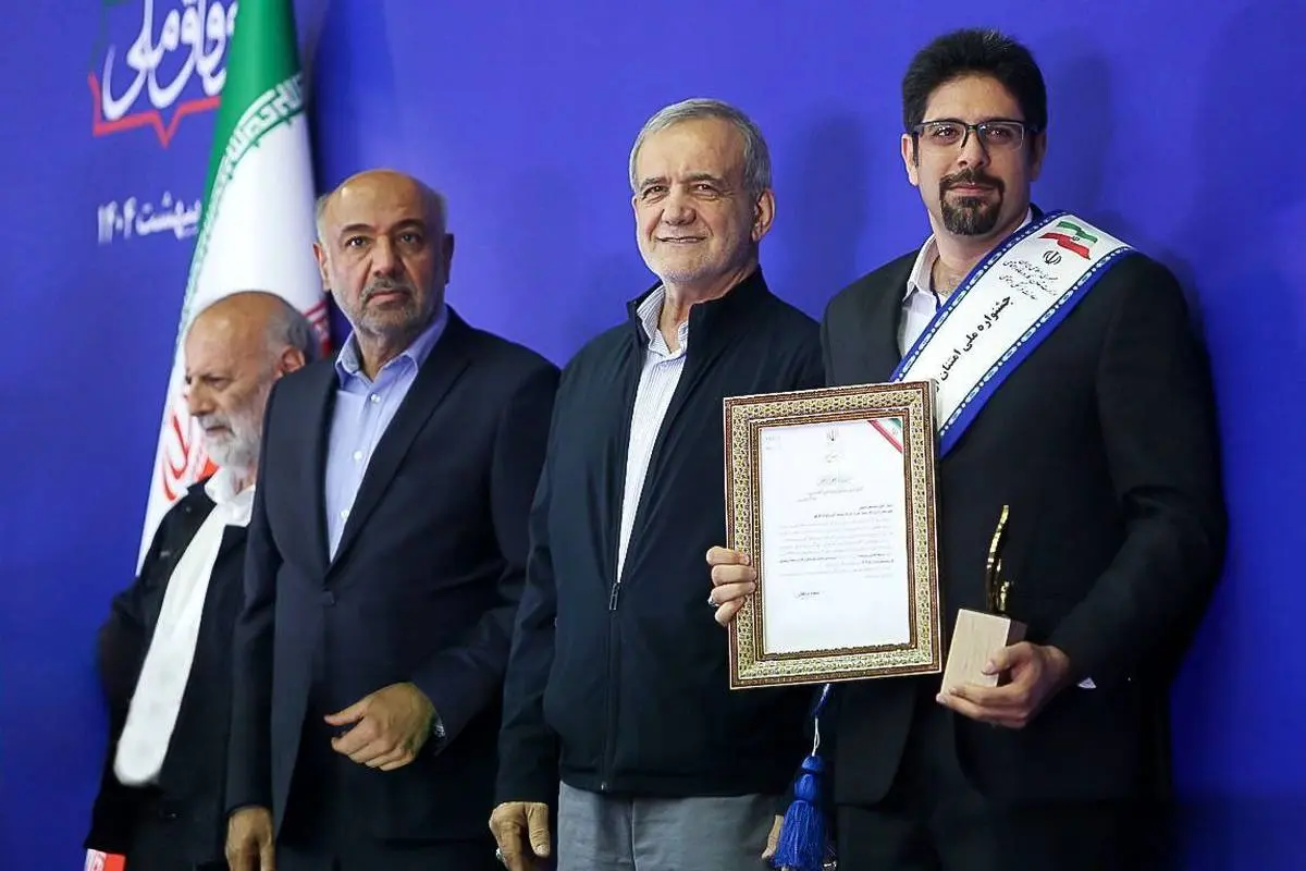 انتخاب کارگروه شرکت توسعه آهن و فولاد گلگهر به عنوان «گروه کار نمونه ملی»
