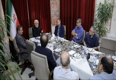 هیچ اختلافی میان میدان و دیپلماسی وجود ندارد/ نظر حاکمیت کماکان انجام مذاکره با اقتدار است/ دولت با هیچ جریانی در داخل حاکمیت اختلافی ندارد/ در شرایط فعلی باید به مطالبات و حساسیت‌های اجتماعی مردم توجه کرده و با مردم همراه شویم/ ستاد راهبری امنیت سایبری