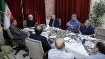 هیچ اختلافی میان میدان و دیپلماسی وجود ندارد/ نظر حاکمیت کماکان انجام مذاکره با اقتدار است/ دولت با هیچ جریانی در داخل حاکمیت اختلافی ندارد/ در شرایط فعلی باید به مطالبات و حساسیت‌های اجتماعی مردم توجه کرده و با مردم همراه شویم/ ستاد راهبری امنیت سایبری