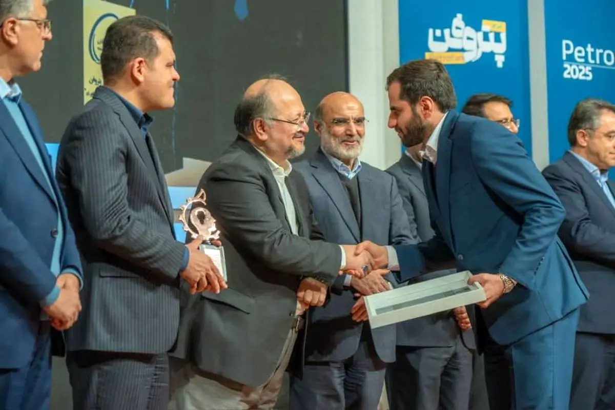 دریافت تندیس برنز شرکت برتر در نوآوری توسط پتروشیمی آریاساسول