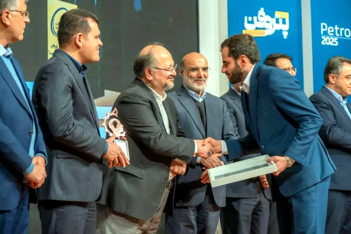 دریافت تندیس برنز شرکت برتر در نوآوری توسط پتروشیمی آریاساسول