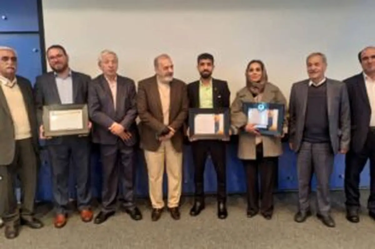 درخشش روابط عمومی فولاد اکسین در نوزدهمین جشنواره ملی انتشارات روابط‌ عمومی‌های ایران

