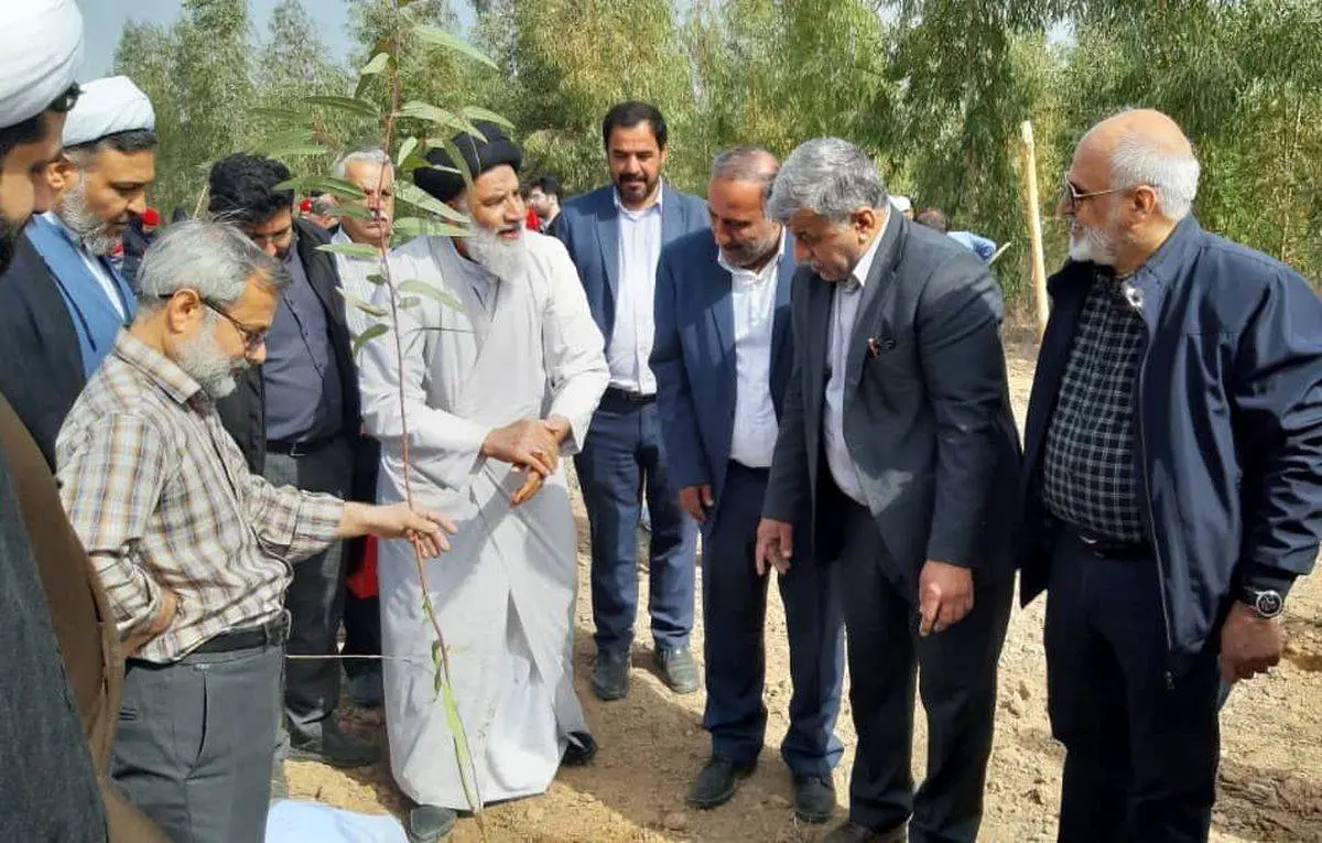 به مناسبت ۱۵ اسفندماه و در راستای سنت حسنه‌ی درختکاری انجام شد؛ پویش سراسری نهال کاری به نام "جان ایران"؛ کاشت نهال توسط بازنشستگان شرکت فولاد خوزستان

