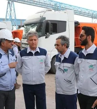 بازدید معاونین وتنی چند از مدیران و روسای فولادسنگان از پروژه های توسعه ای
