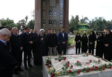 در آستانه سالروز وفات حضرت ام‌البنین(س) و گرامی‌داشت مقام مادران شهدا برگزار شد؛
گرامی داشت سالروز خاکسپاری شهدای گمنام فولاد خوزستان