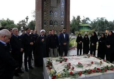 در آستانه سالروز وفات حضرت ام‌البنین(س) و گرامی‌داشت مقام مادران شهدا برگزار شد؛
گرامی داشت سالروز خاکسپاری شهدای گمنام فولاد خوزستان