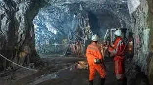 اجرای برنامه هفتم نسخه علاج مشکلات صنایع و معادن