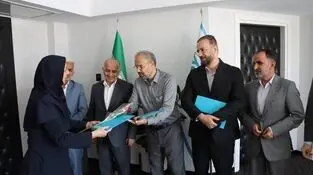 تجلیل از پزشکان همکار بیمه دی در روز پزشک