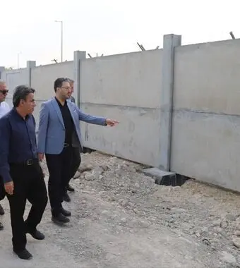 برهانی نائینی: حدود ۱۱ کیلومتر دیوار بتنی با هدف صیانت از سرمایه‌گذاری‌های منطقه ویژه لامرد اجرا می‌شود