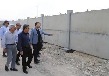 برهانی نائینی: حدود ۱۱ کیلومتر دیوار بتنی با هدف صیانت از سرمایه‌گذاری‌های منطقه ویژه لامرد اجرا می‌شود
