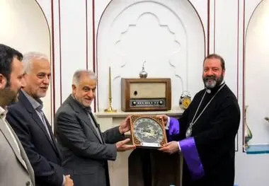 وجود همزیستی برادرانه و مومنانه بین ادیان در اصفهان باعث افتخار است