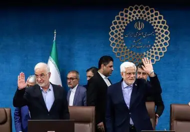 معاون اول رئیس‌جمهور در نشست سراسری استانداران کشور:
کشور به اصلاحات اقتصادی نیاز دارد/ صادرات به کشورهای همسایه در اولویت دولت قرار دارد/ نتیجه خوبی از توسعه روابط با کشورهای همسایه گرفته‌ایم/ اصلاحات اقتصادی بدون آسیب رساندن به اقشار ضعیف انجام شود