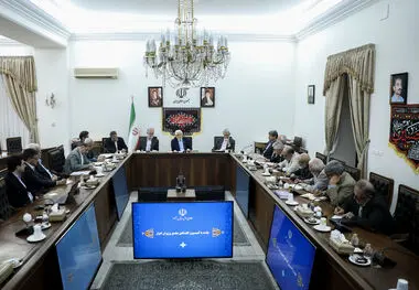 چهل سال فقط به همدیگر پاسخ دادیم /اتحاد ملی میثاق یکایک ما است که باید در عمل و نه حرف و بیانیه باشد / باید تحولی در کشور داشته باشیم/ اگر زمانی سازوکارهای دهه ۶۰ الزامی بود، امروز شاید دیگر ضرورتی ندارد/ باید فضای آرام جامعه را حفظ کنیم/از درگیری‌های سیا