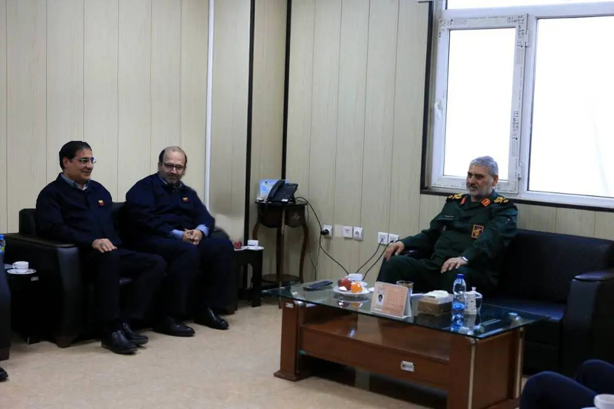در آستانه هفته بسیج و در راستای افزایش تعامل سازنده رقم خورد؛ دیدار مدیرعامل شرکت فولاد خوزستان و هیات همراه با فرمانده سپاه حضرت ولی‌عصر (عج) 
