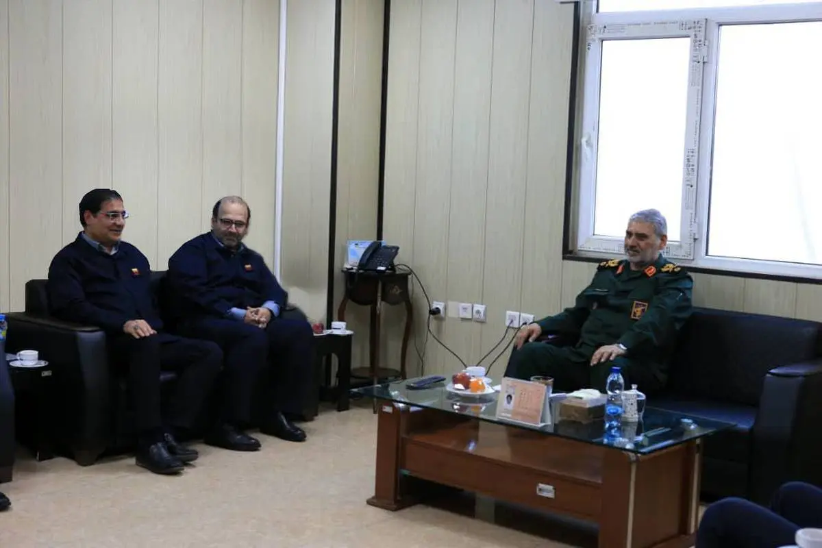 در آستانه هفته بسیج و در راستای افزایش تعامل سازنده رقم خورد؛ دیدار مدیرعامل شرکت فولاد خوزستان و هیات همراه با فرمانده سپاه حضرت ولی‌عصر (عج) 