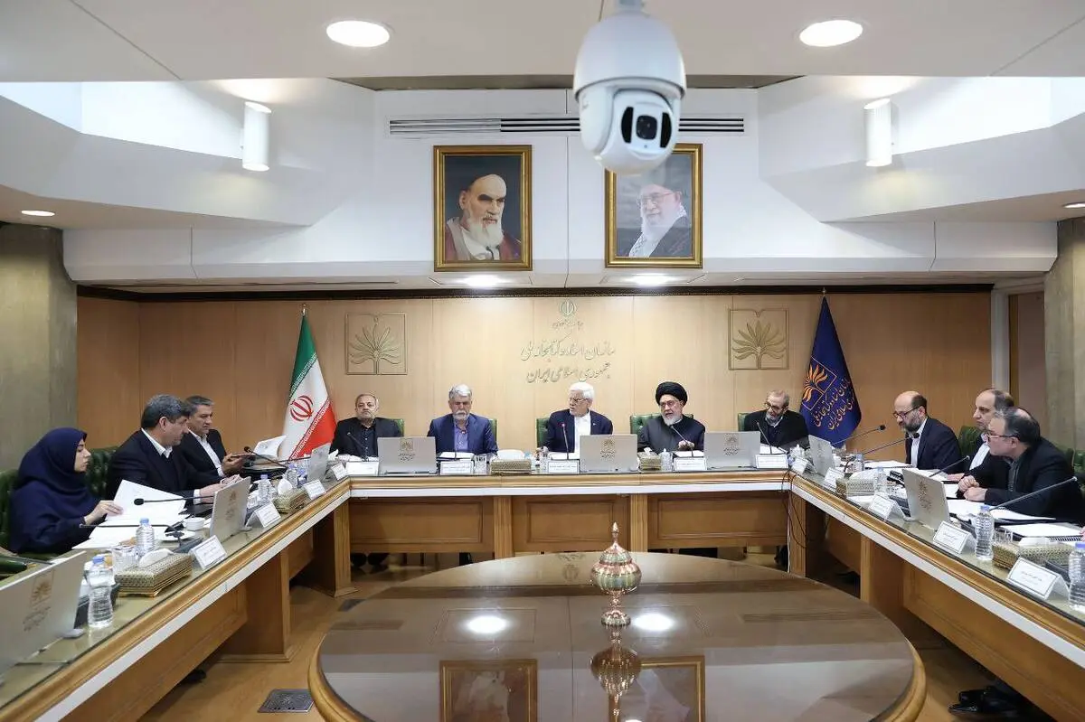 جلسه هیات امنای مرکز اسناد و کتابخانه ملی با حضور معاون اول رئیس‌جمهور برگزار شد؛
دکتر عارف: کتابخانه ملی، دیپلماسی علمی و فرهنگی را دنبال کند/ کتابخانه ملی سهمی در توسعه علم و فناوری ایفا کند/ نمی‌توان از مزایای دیجیتالی کردن نسخ خطی استفاده نکرد/ کتا