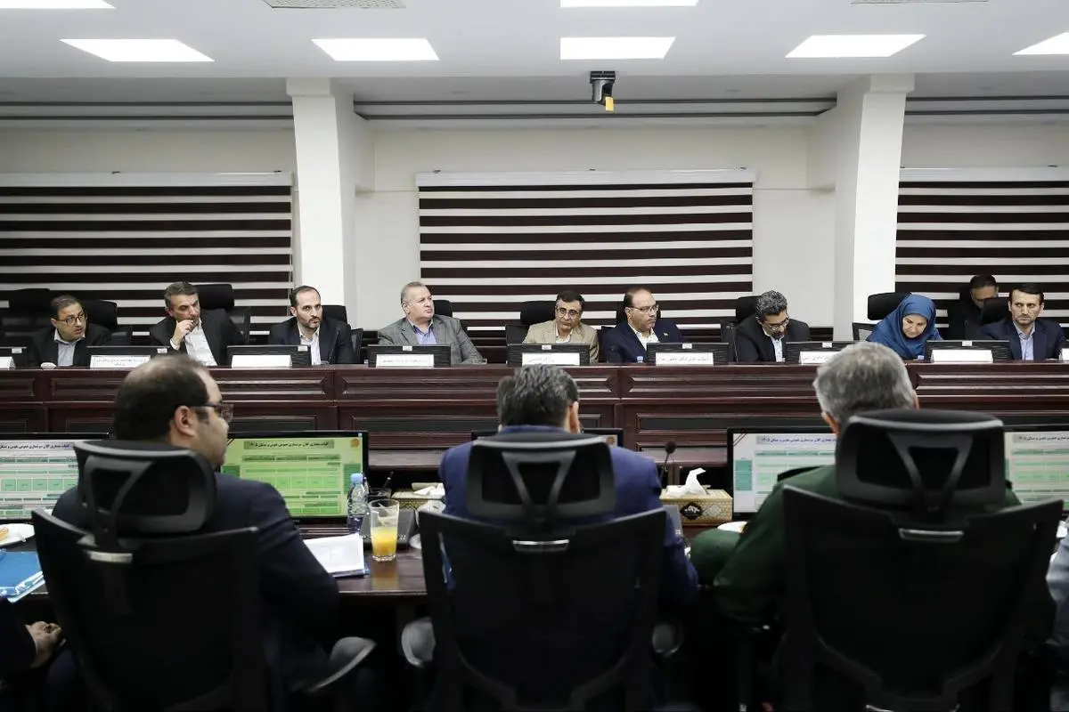 دولت چهاردهم با مرکز آمار ایران دستوری برخورد نمی‌کند / مرکز آمار ایران باید با استقلال وظایف خود را انجام دهد / دخالت بی‌مورد مسئولان باعث می‌شود میان جوانان و ارزش‌ها و نمادهای ملی فاصله بیافتد /نباید برای خوشایند یک مسئول یا دستگاه آمار تولید کنیم/ مرک