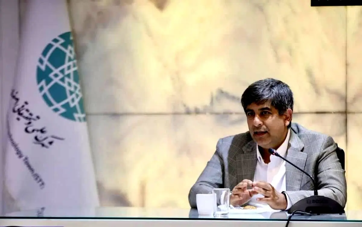 تغییر مأموریت فولادمبارکه؛ از محصول‌محوری به خلق فناوری/زرندی: بومی‌سازی قطعه کافی نیست؛ باید فناوری خلق کنیم