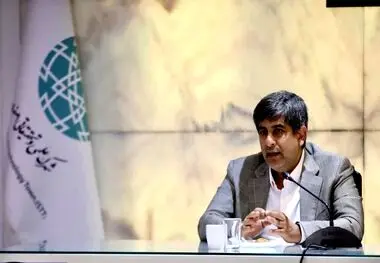 تغییر مأموریت فولادمبارکه؛ از محصول‌محوری به خلق فناوری/زرندی: بومی‌سازی قطعه کافی نیست؛ باید فناوری خلق کنیم