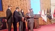 کسب تندیس و لوح تقدیر یازدهمین همایش سراسری رضایتمندی مشتری توسط شرکت آلومینای ایران

